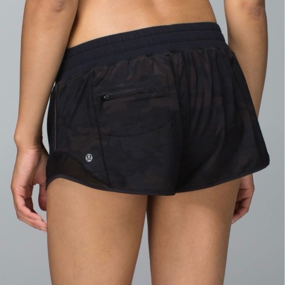 LULULEMON Hotty Hot Short
Savasana Camo Black Drawstring Pocket 4 Mesh Elastic - Picture 4 of 14